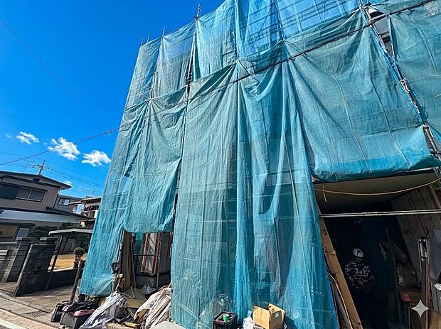 6号棟【現地外観】こちらの物件に少しでもご興味がありましたら、お気軽にお電話下さい。ネット上で「見えない物」「わからない事」でも、実際にご見学いただくことで、手に取るようにおわかりいただける…