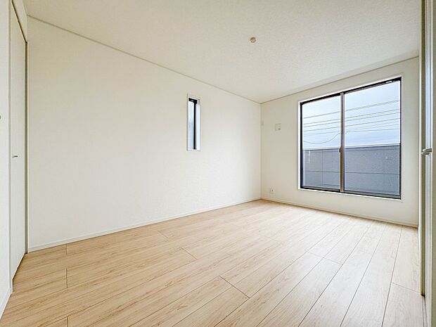 2号棟【寝室6.7帖】寝室は大きいベッドを置くことも可能です。