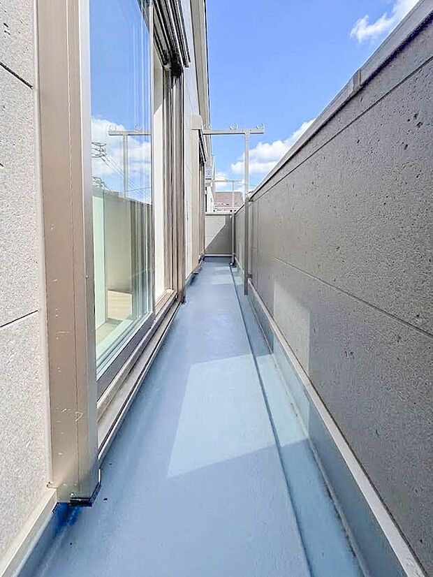2号棟【バルコニー】バルコニーから差し込む陽光・通風は、住環境・快適性と共に有り続ける貴重な「財産」です。