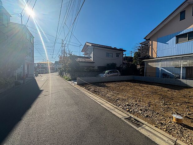 【前面道路5.1m】こちらの物件が少しでも気になるようでしたら、お気軽にお問合せください。人生でいちばん大きなお買い物ですので、ゆっくりご見学ください。ネット上の画像と実際の見学では、リアル…