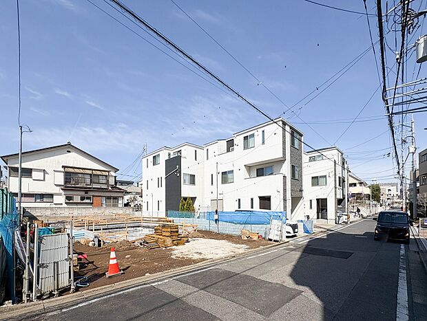 【外観】家族の温かさと陽光の暖かさ、楽しい毎日と明るい未来を予感させる「空間が織り成すひとつ先の住み心地」を演出します。