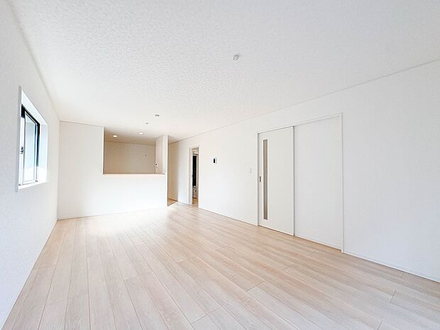 4号棟【LDK20帖+南西庭】流行に左右されず、将来にわたって価値が継続する「上質」な佇まい。