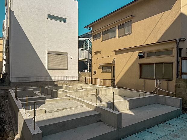 【外観】家族の温かさと陽光の暖かさ、楽しい毎日と明るい未来を予感させる「空間が織り成すひとつ先の住み心地」を演出します。