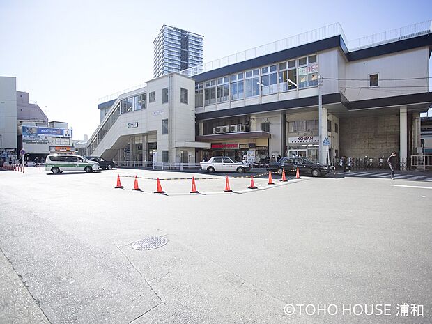 駅 1550m JR「蕨」駅(1893年(明治26年)開業の駅。JR京浜東北線の快速、各駅停車が停車します。蕨市は全国の市の中で最も面積が狭い、住宅の街です。都内に出やすく、フットワークよく…
