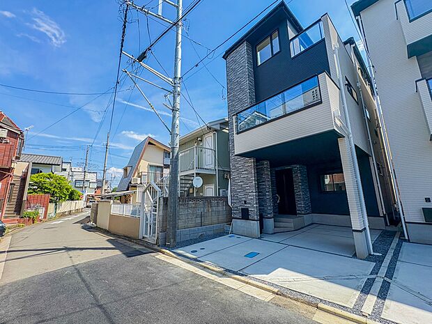 【前面道路】車の通行が少ないので、静かな住環境を維持することができます。