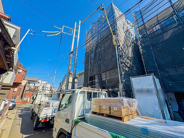 【前面道路】車の通行が少ないので、静かな住環境を維持することができます。