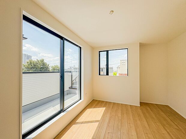 【洋室6帖】充実した生活は伸びやかな居室空間から始まります。快適に・伸びやかに。心の潤いを求める方々へ。