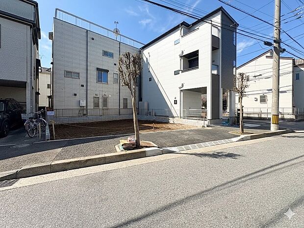 【外観】こちらの物件が少しでも気になるようでしたら、お気軽にお問合せください。人生でいちばん大きなお買い物ですので、ゆっくりご見学ください。ネット上の画像と実際の見学では、リアル感がまるで違…