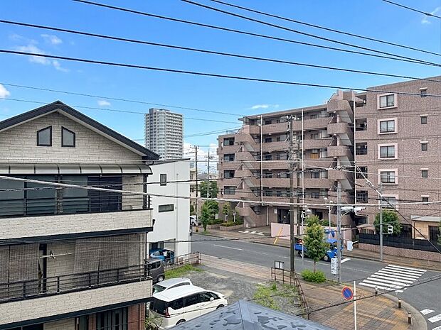 【眺望】眺望や窓からの景色が良いと、家で過ごす時間も快適です。