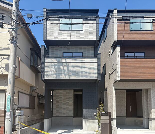 1号棟【外観】陽当りや通風性など各所に施された工夫で住みやすさを実現。部屋の大きさや周辺環境・街並など、資料には掲載していない情報が現地にはたくさんございます。是非ご確認下さい。