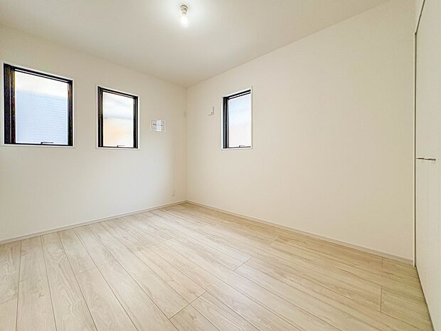 【洋室5.8帖】充実した生活は伸びやかな居室空間から始まります。快適に・伸びやかに。心の潤いを求める方々へ。