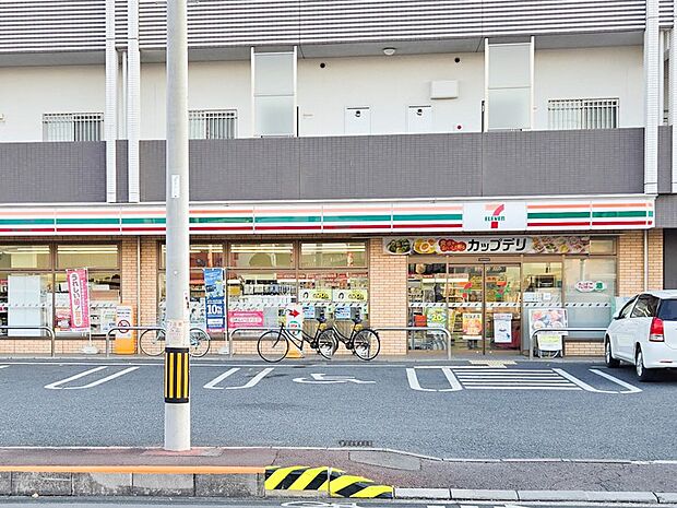 コンビニ 650m セブンイレブンさいたま植竹町1丁目店(【セブンイレブンさいたま植竹町1丁目店】セブンイレブンは近くて便利を掲げています。近くとは、心の近さ。便利とはモノが期待以上の品質で…