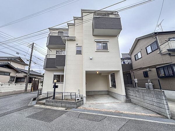 こちらの物件が少しでも気になるようでしたら、お気軽にお問合せください。人生でいちばん大きなお買い物ですので、ゆっくりご見学ください。ネット上の画像と実際の見学では、リアル感がまるで違います。…