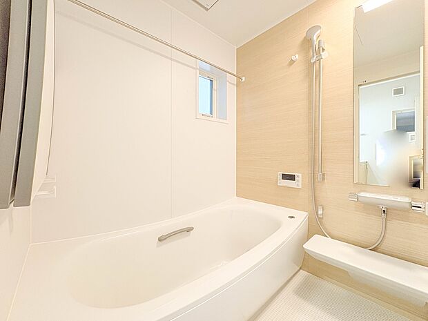 3号棟【浴室】きっとあなたのバスタイムも単なる習慣から特別な時間に変わるはず。一日の汚れとともに疲れを洗い流し、眠りに就く前の大事なリラックスタイムを演出