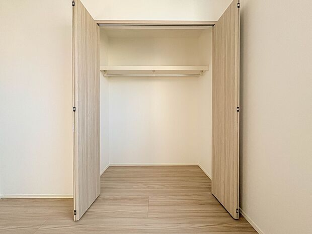 3号棟【収納】各部屋を最大限に広く使って頂ける様、全居住スペースに収納付。プライベートルームはゆったりと快適に。