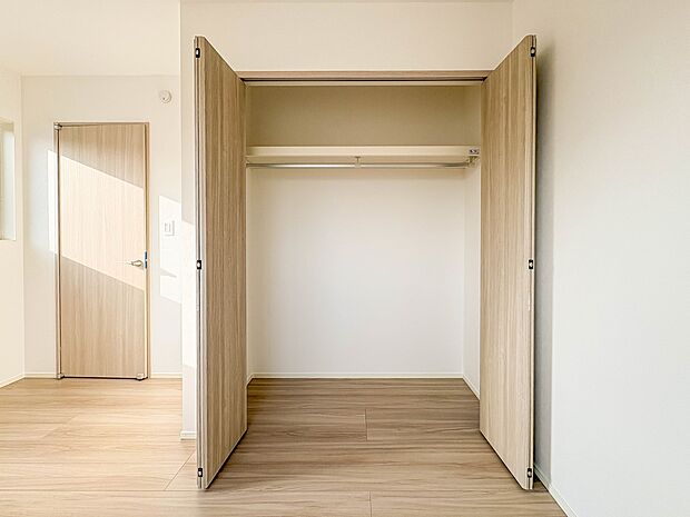 1号棟【収納】各部屋を最大限に広く使って頂ける様、全居住スペースに収納付。プライベートルームはゆったりと快適に。