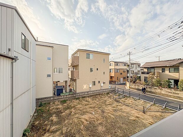 1号棟【眺望】眺望や窓からの景色が良いと、家で過ごす時間も快適です。