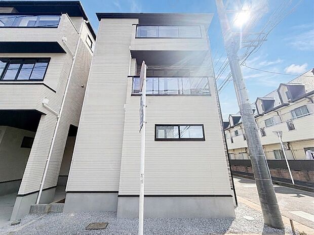 【ぜひ現地をご確認下さい】陽当りや通風性など各所に施された工夫で住みやすさを実現。部屋の大きさや周辺環境・街並など、資料には掲載していない情報が現地にはたくさんございます。是非ご確認下さい。…