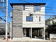 【現地外観】こちらの物件が少しでも気になるようでしたら、お気軽にお問合せください。人生でいちばん大きなお買い物ですので、ゆっくりご見学ください。ネット上の画像と実際の見学では、リアル感がまる…
