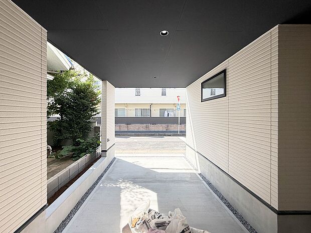 ビルトインガレージなら「野ざらし、雨ざらし、吹きさらし」になりません。汚れやいたみは減り、車の掃除もラクになります。
