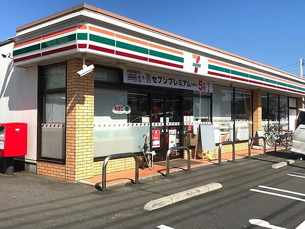 コンビニ 750m セブンイレブンさいたま松木2丁目店(セブンイレブンは近くて便利を掲げています。近くとは、心の近さ。便利とはモノが期待以上の品質でお客さまに届くこと。セブン銀行など新しいサ…