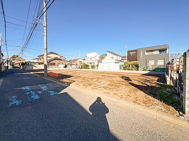 【外観】こちらの物件に少しでもご興味がありましたら、お気軽にお電話下さい。ネット上で「見えない物」「わからない事」でも、実際にご見学いただくことで、手に取るようにおわかりいただけるはずです。…