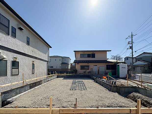 【外観】家族の温かさと陽光の暖かさ、楽しい毎日と明るい未来を予感させる「空間が織り成すひとつ先の住み心地」を演出します。