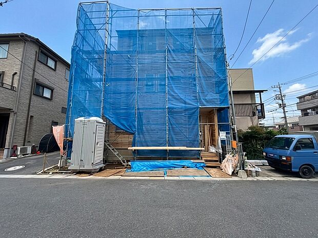 【外観】ここから始まる「日常」はご家族にとってかけがえのない時間となります。少しでも豊かに、快適に。そんな想いから本邸宅は生まれました。