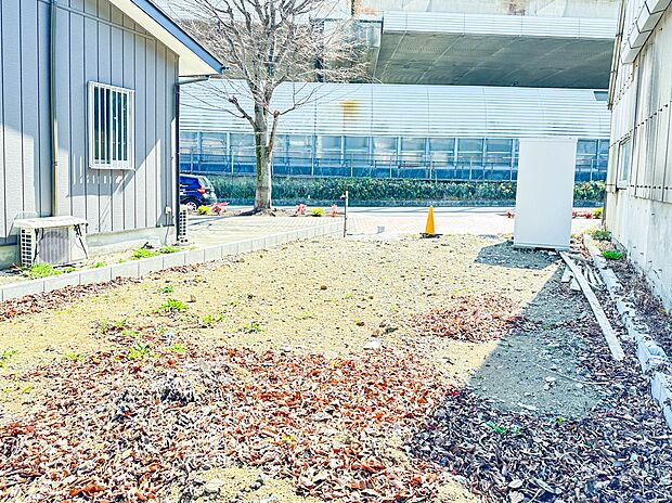 【外観】家は一生のお買物。自分ならではの家族ならではの、家にしたい。書斎を設ける。子どものプレイングルームを設ける。趣味のオーディオルームを設置する。夢を追うオンリーワンの家です。