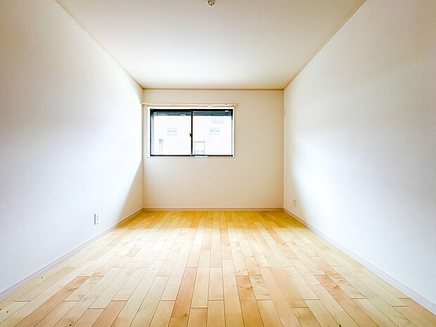【洋室6.5帖】部屋の快適性を追求していくと、内装はシンプルになります。そしてポイント、ポイントにアクセントをつけて、リズムをつくる。シンプルな内装とは、リズミカルな内装と気づきます。