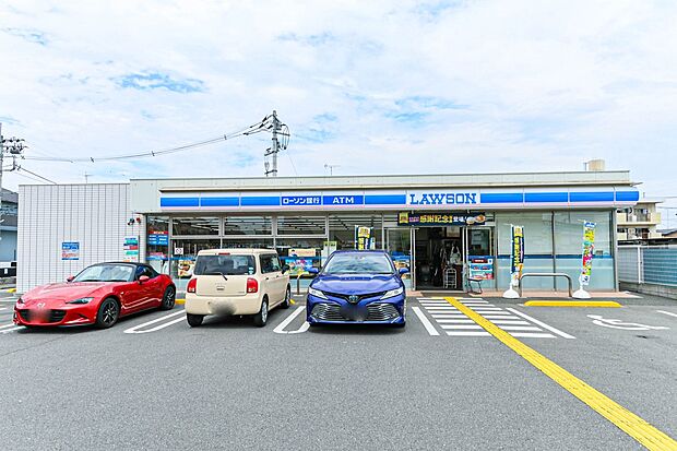 コンビニ 300m ローソン上尾緑丘店