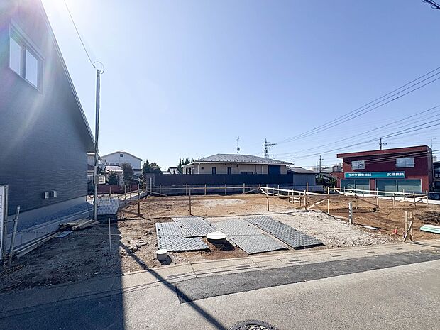 【外観】家は一生のお買物。自分ならではの家族ならではの、家にしたい。書斎を設ける。子どものプレイングルームを設ける。趣味のオーディオルームを設置する。夢を追うオンリーワンの家です。