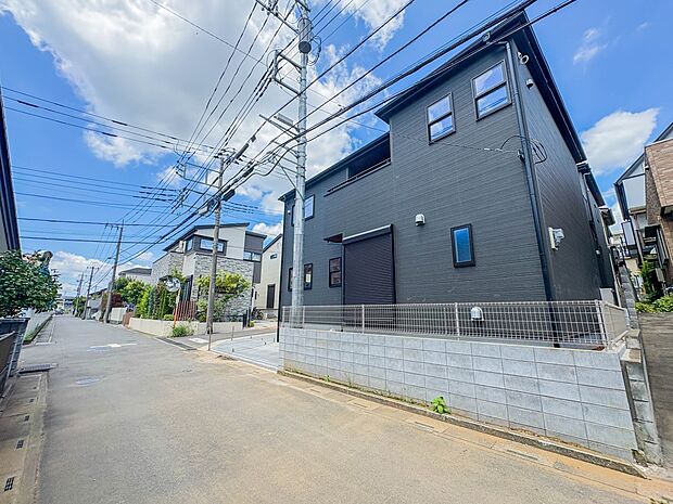 【前面道路】車の通行が少ないので、静かな住環境を維持することができます。