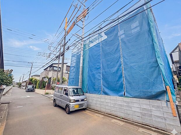 【前面道路】車の通行が少ないので、静かな住環境を維持することができます。