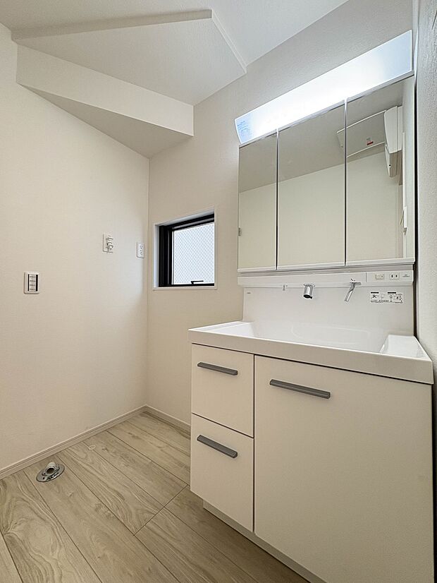 【洗面台】収納スペースを設けた洗面スペース