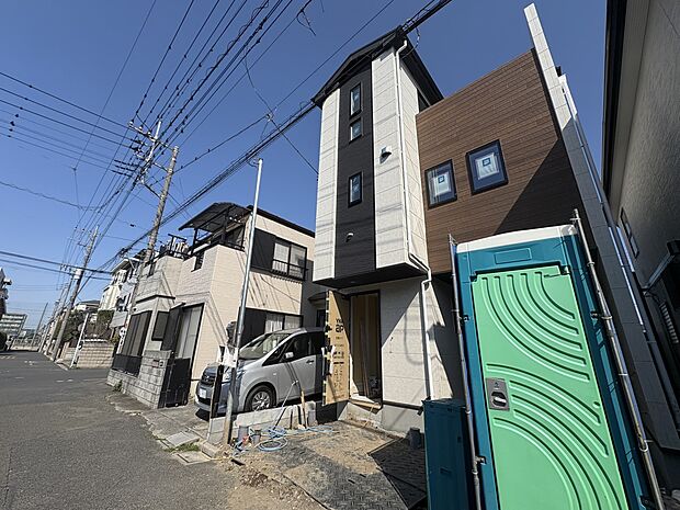 【前面道路】車の通行が少ないので、静かな住環境を維持することができます。