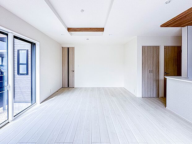 インテリアショップで見掛けた「あの家具」も置ける、ゆったりとした空間。時に広さが上質な寛ぎの時間になる事も。