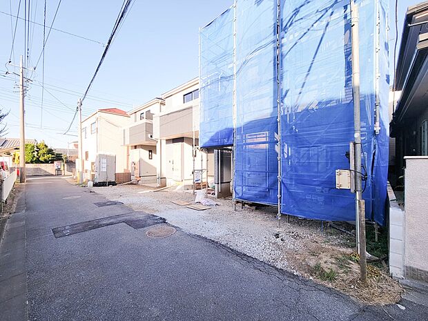 2号棟【駐車場】日々の暮らしにマイカーが必要。そんな方は物件の購入条件に駐車場は必須です。通勤に、家族のお迎えに、お買物に、おでかけに、クルマライフを楽しみたい方に。