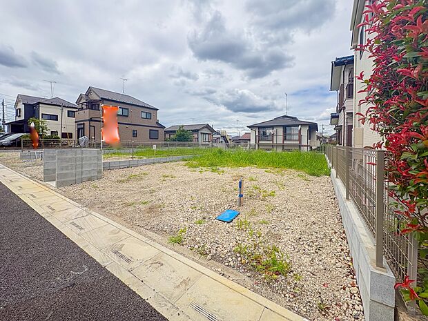 【現地土地写真】ここから始まる「日常」はご家族にとってかけがえのない時間となります。少しでも豊かに、快適に。そんな想いから本邸宅は生まれました。