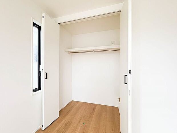 【収納】各部屋を最大限に広く使って頂ける様、全居住スペースに収納付。プライベートルームはゆったりと快適に。