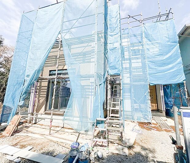 【外観】こちらの物件に少しでもご興味がありましたら、お気軽にお電話下さい。ネット上で「見えない物」「わからない事」でも、実際にご見学いただくことで、手に取るようにおわかりいただけるはずです。…