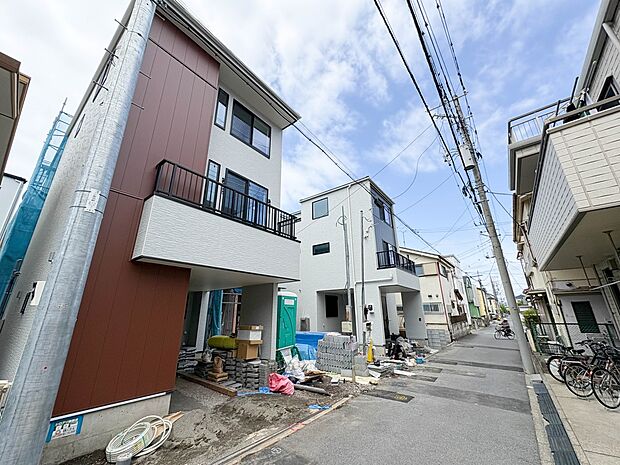 車の通行が少ないので、静かな住環境を維持することができます。*CG加工により晴天にしています。