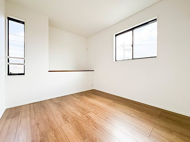 【洋室5.5帖】充実した生活は伸びやかな居室空間から始まります。快適に・伸びやかに。心の潤いを求める方々へ。