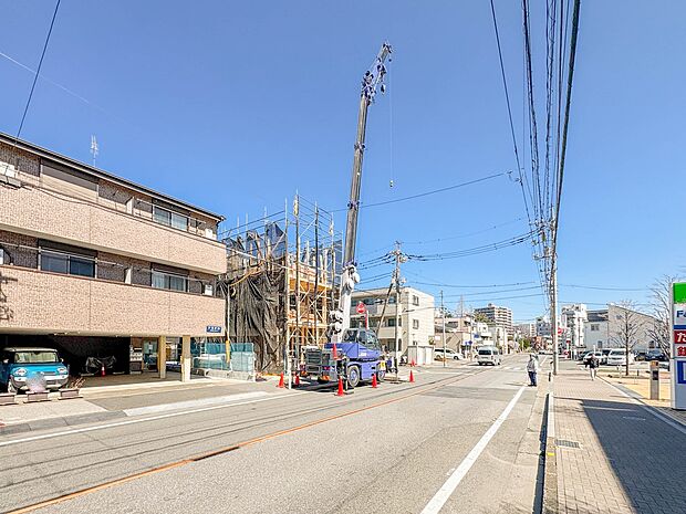 【前面道路15?】陽当りや通風性など各所に施された工夫で住みやすさを実現。部屋の大きさや周辺環境・街並など、資料には掲載していない情報が現地にはたくさんございます。是非ご確認下さい。