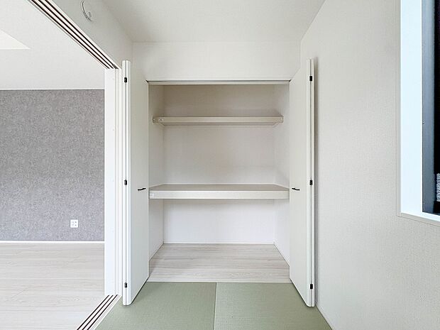 3号棟【収納】こちらの物件に少しでもご興味がありましたら、お気軽にお電話下さい。ネット上で「見えない物」「わからない事」でも、実際にご見学いただくことで、手に取るようにおわかりいただけるはず…