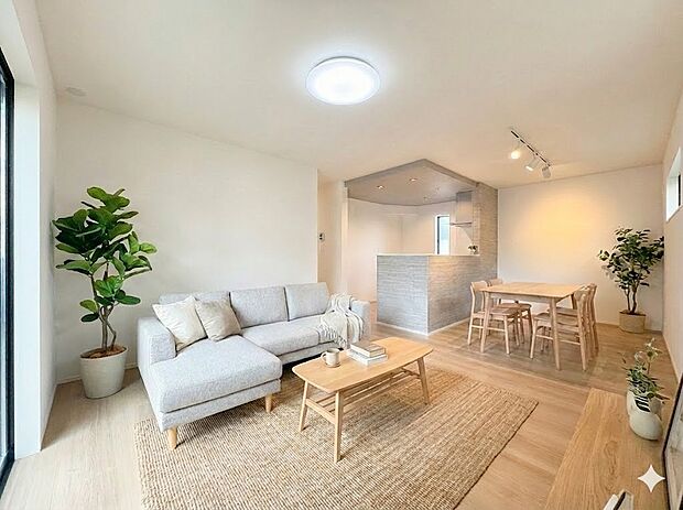 【Living-dining-リビングダイニング】流行に左右されず、将来にわたって価値が継続する「上質」な佇まい。※家具はCGです。