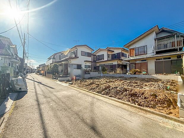 【前面道路4m】車の通行が少ないので、静かな住環境を維持することができます。