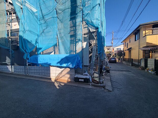 【外観】家は一生のお買物。自分ならではの家族ならではの、家にしたい。書斎を設ける。子どものプレイングルームを設ける。趣味のオーディオルームを設置する。夢を追うオンリーワンの家です。