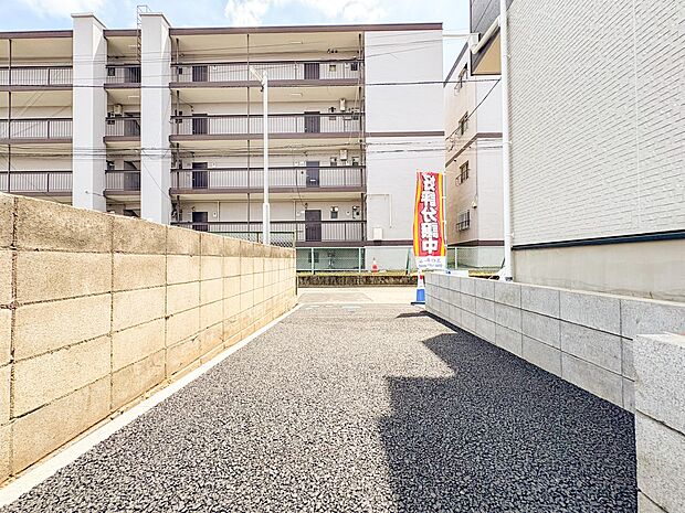 【駐車場】日々の暮らしにマイカーが必要。そんな方は物件の購入条件に駐車場は必須です。通勤に、家族のお迎えに、お買物に、おでかけに、クルマライフを楽しみたい方に。