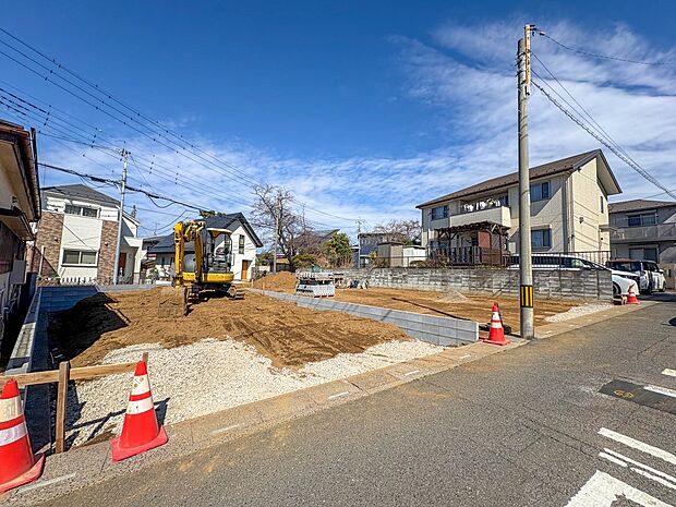 【前面道路】車の通行が少ないので、静かな住環境を維持することができます。
